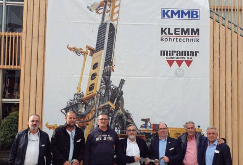 Entrega virtual del carro de perforación Klemm KR 805-3G a la empresa Miramar Gunitados